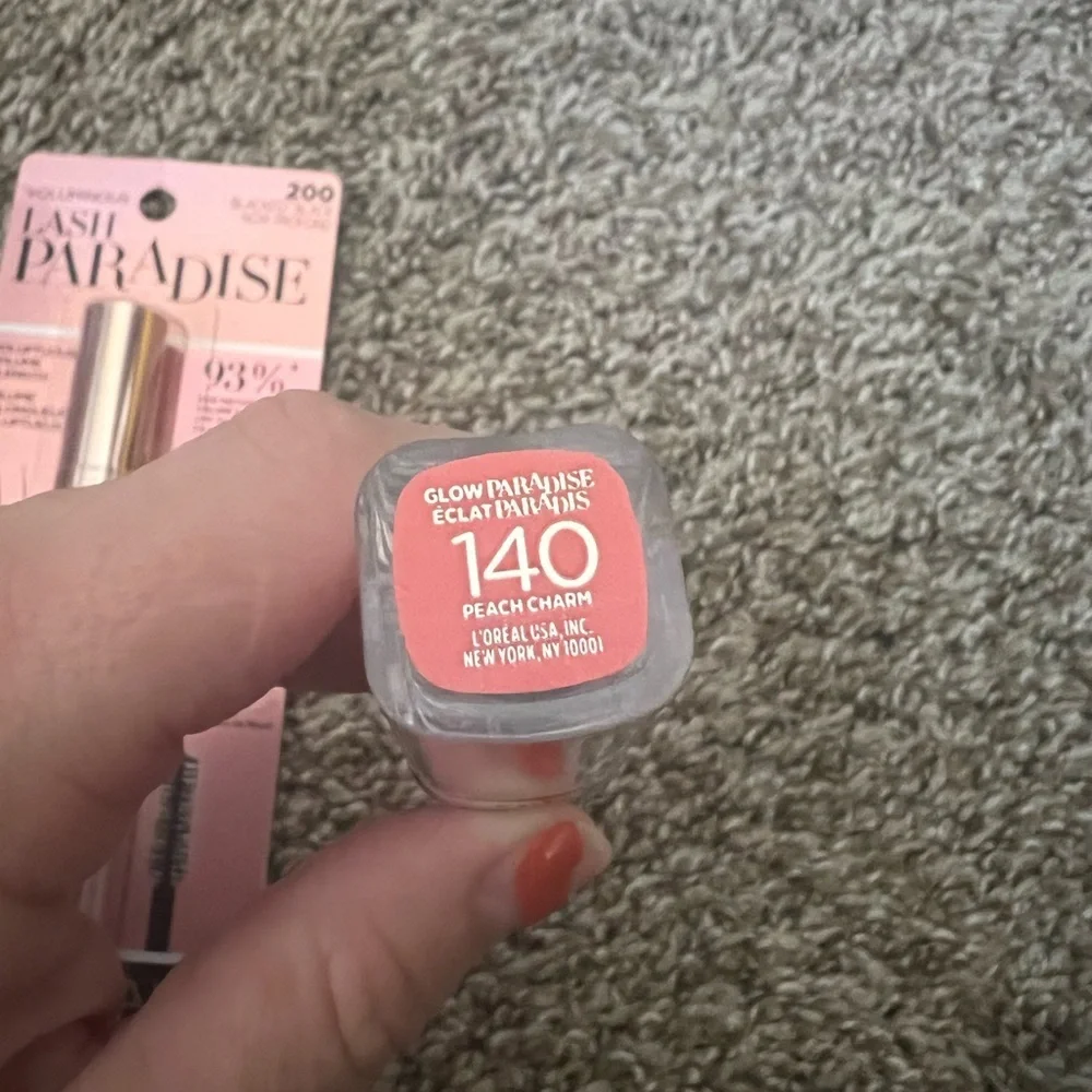 NEW LOREL MASCARA AND LIPSTICK BUNDLE